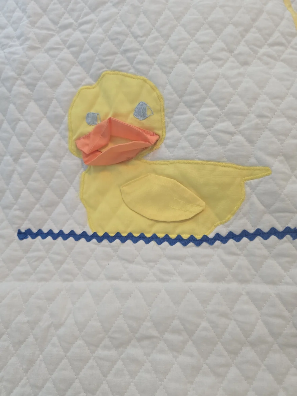 Rare Vintage Yellow Duck Appliqué Baby Quilt 32x40 EUC Cottagecore